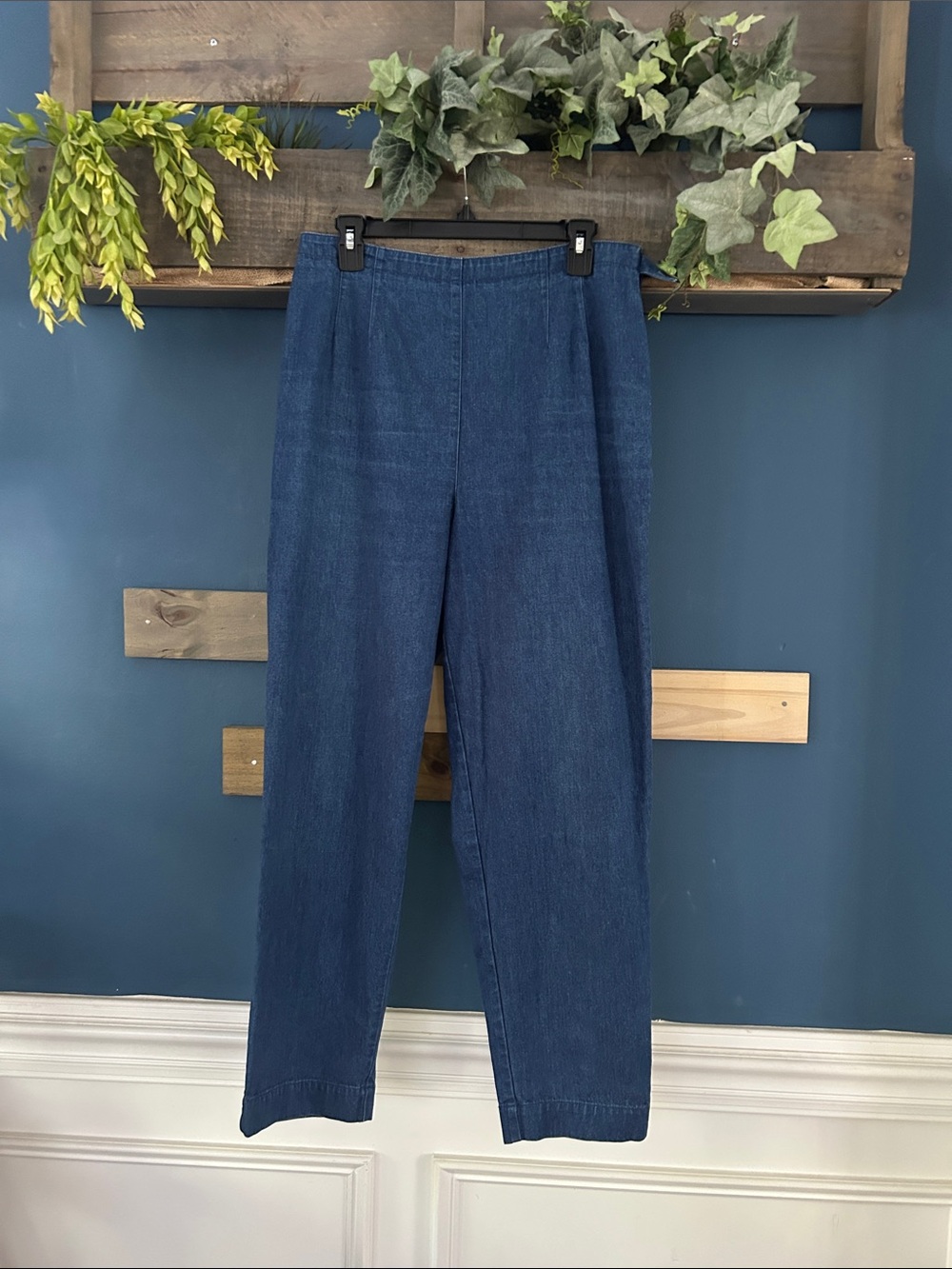 Talbots Dark Blue Denim Straight-Leg Pants Sz 12. EUC lightweight